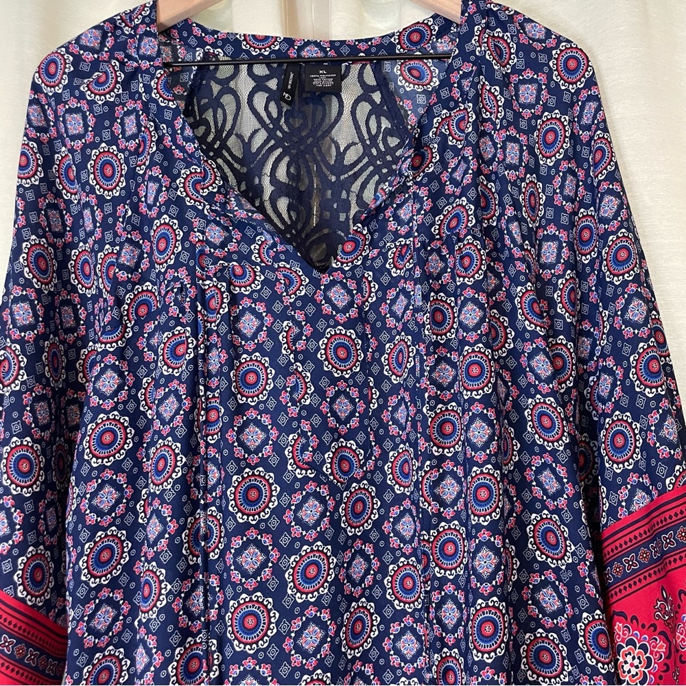 New Directions Bandanna Print Long Blouse - Picture 7 of 11
